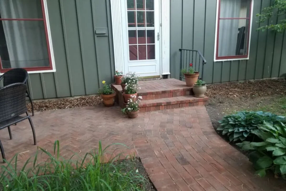Patio Pavers that a Family Favors - Banner New